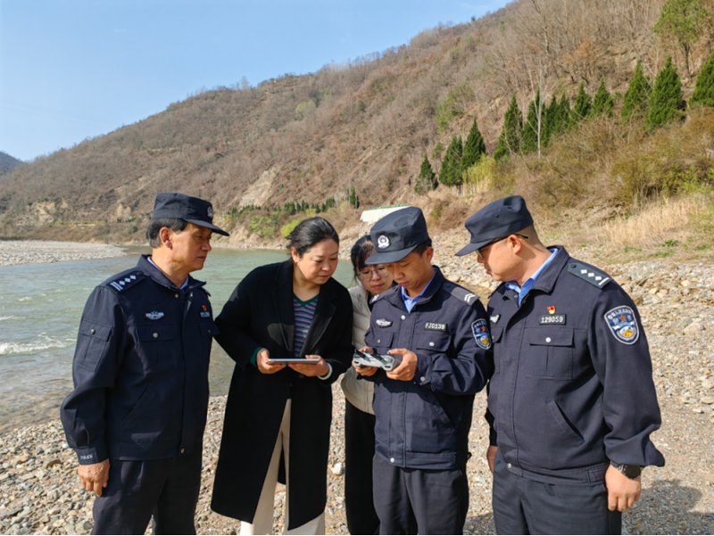 徐徐铺展的美丽甘肃生态长卷上，一抹警蓝为山河筑牢生态底色 